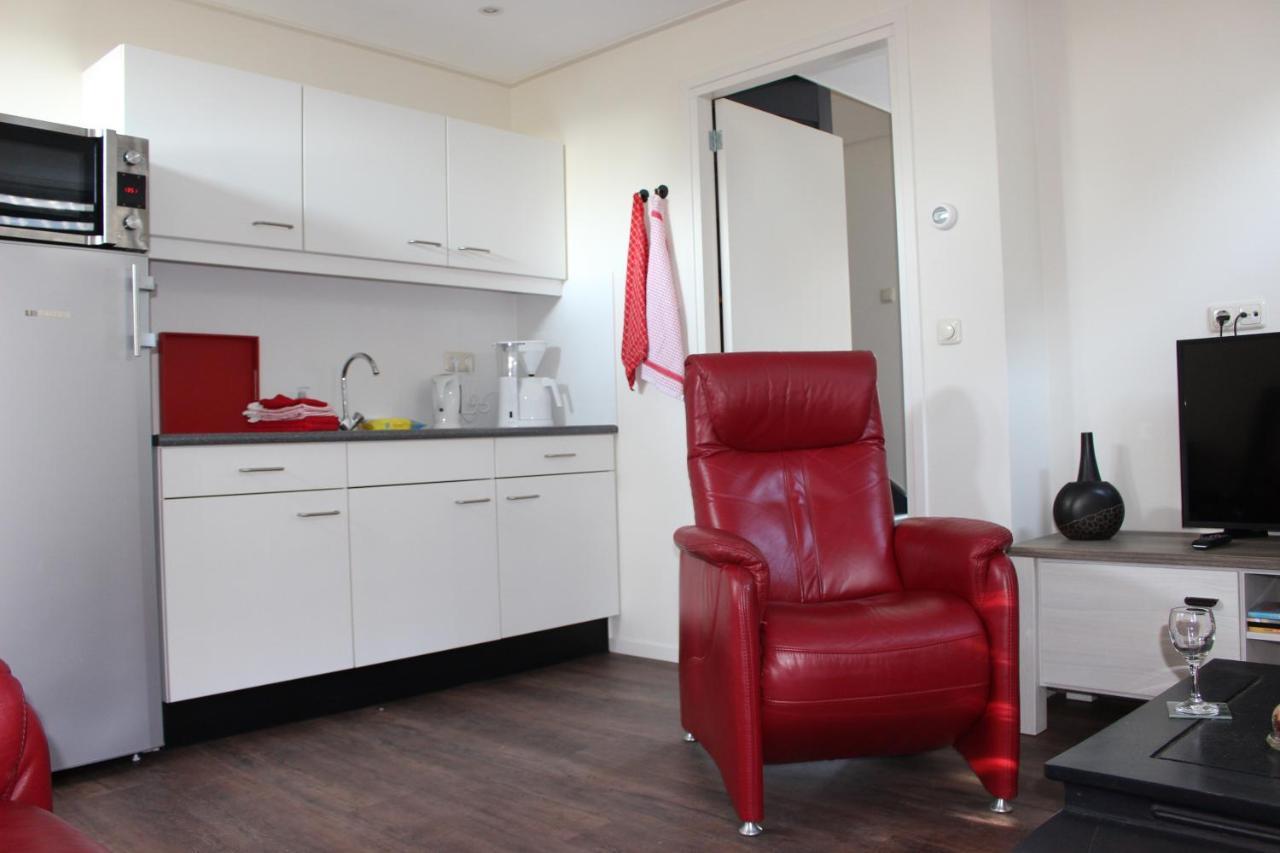 Logement De Garage Sneek Exterior foto